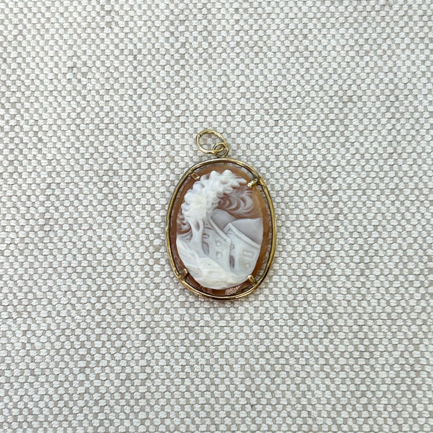 Cameo Charm